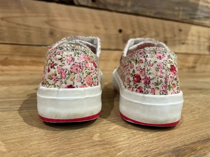 Baskets taille 23 - photo numéro 3