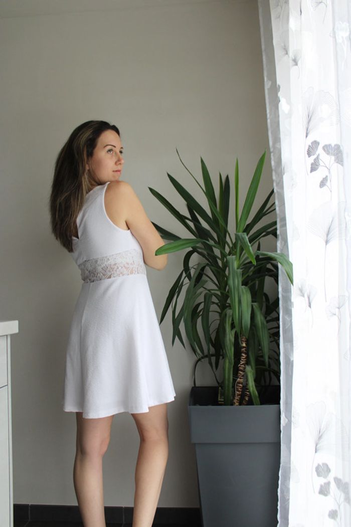 Jolie robe blanche avec dentelle taille M/38 - photo numéro 7