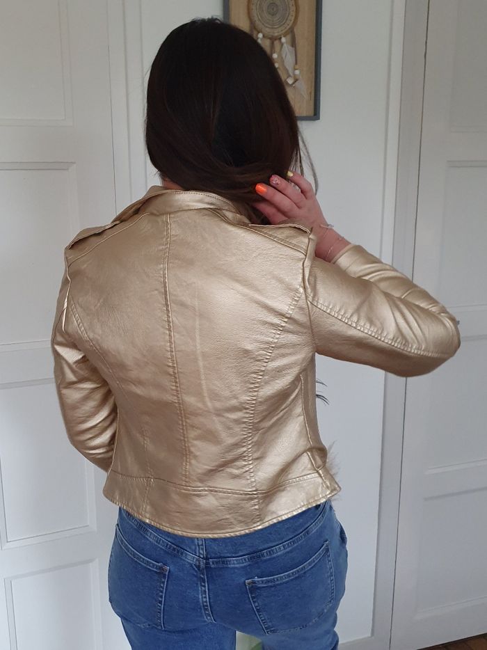 Perfecto simili cuir doré Dubaï
Taille XL - photo numéro 3