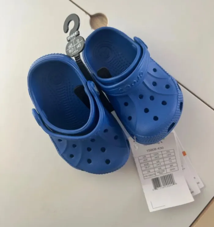Crocs bébé taille 20 neuves avec étiquette - photo numéro 6