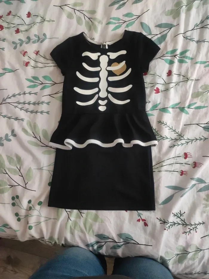 Robe pour halloween 4 ans neuve