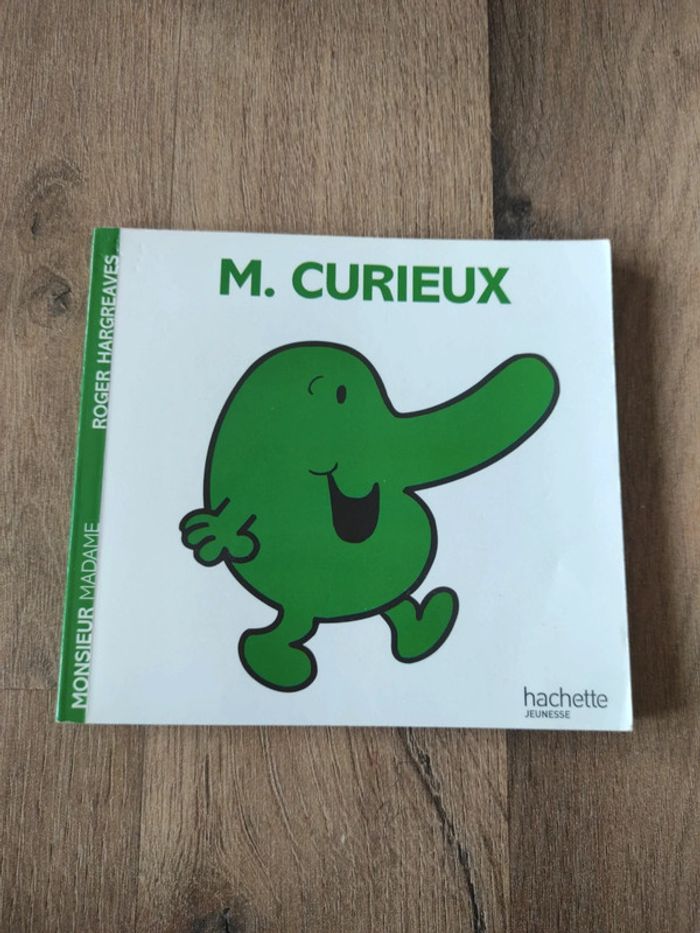 Livre : M. Curieux