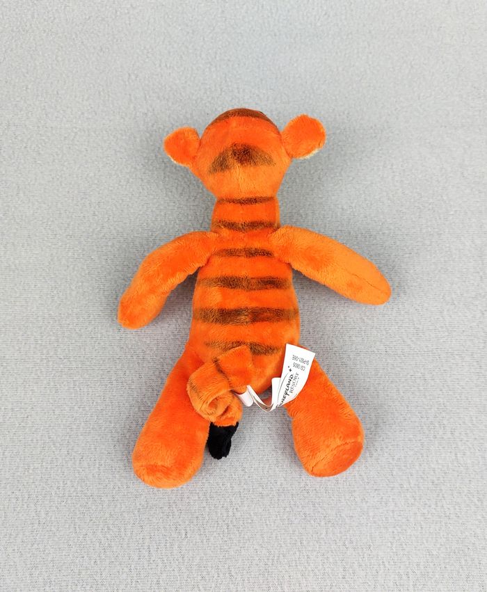 Peluche doudou Tigrou DISNEYLAND PARIS 22 cm billes corps - photo numéro 2