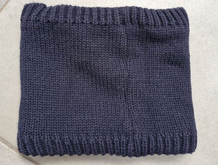 Snood / tour de cou en maille bleu marine Tape à L'œil - photo numéro 2