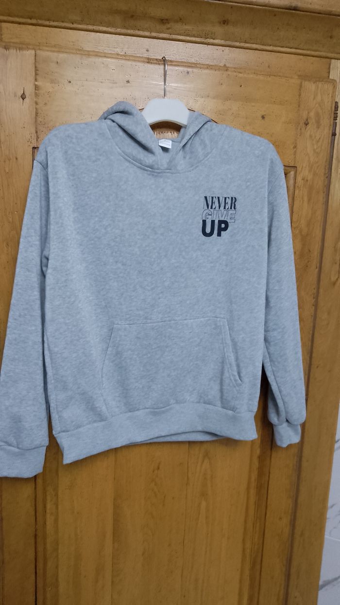 Sweat a capuche imprimé femme taille M