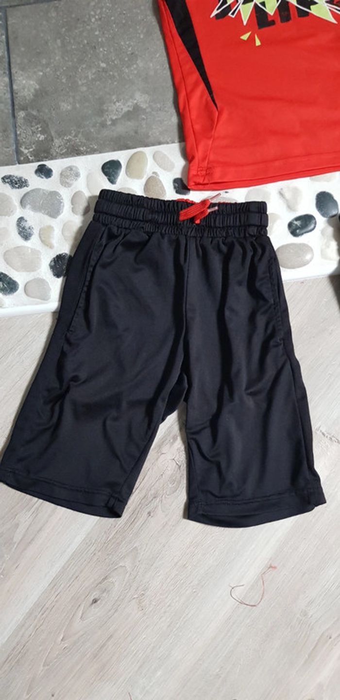 Lot short et t-shirt taille 8 ans - photo numéro 2