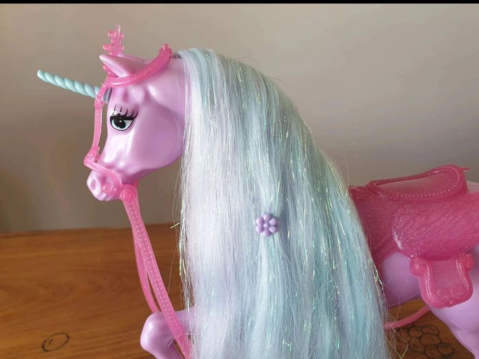 Cheval Licorne  du  lac  des cygnes  Barbie  Mattel  + cygne  et accessoires - photo numéro 2