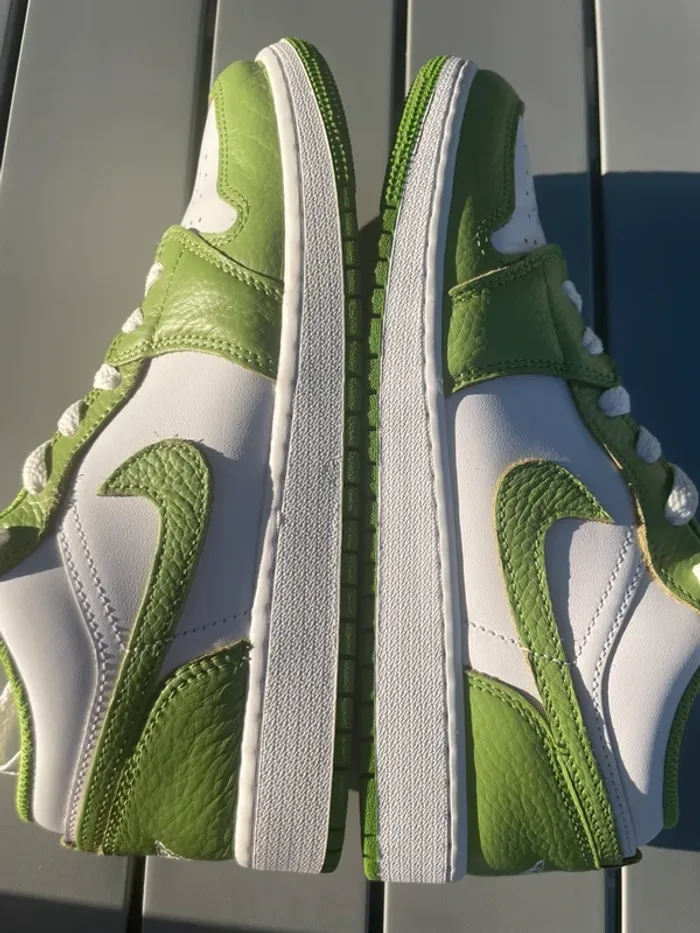 Baskets Air Jordan 1 Low vert et blanc - photo numéro 5