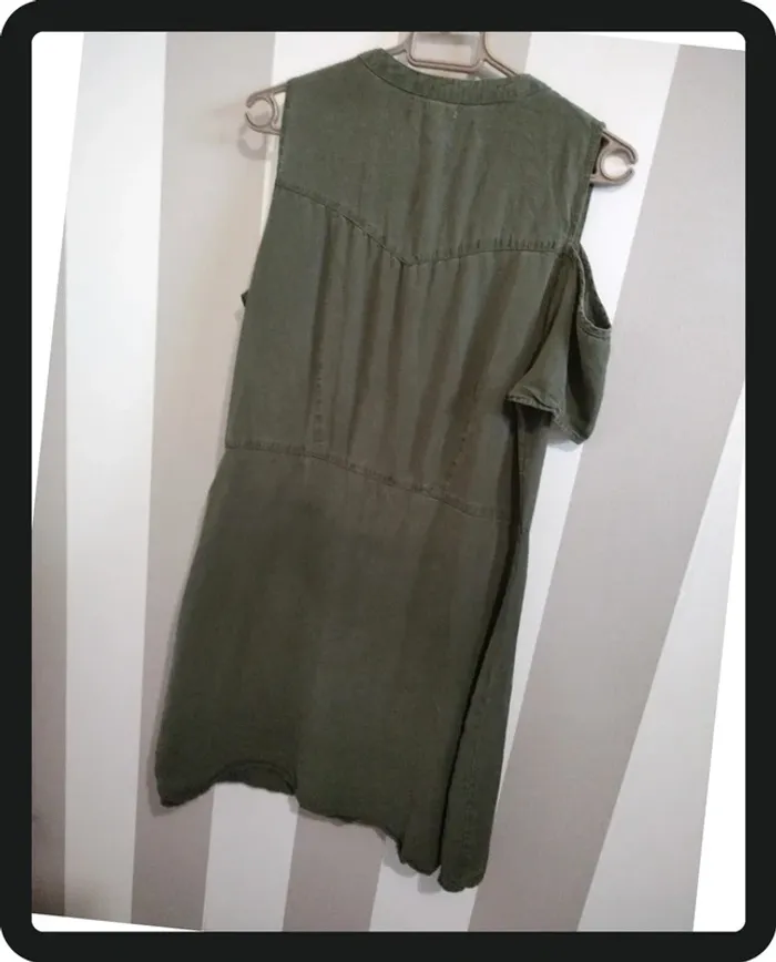 Robe épaule dénudée - photo numéro 3