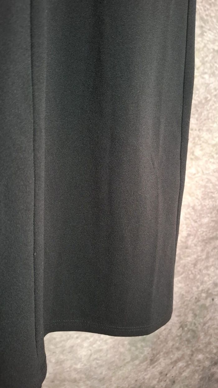 Robe noire chic col perles - photo numéro 14