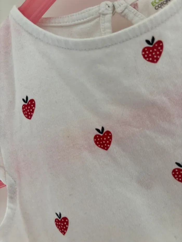 T-shirt blanc Kiabi 24 mois – Motif fraise craquant, petit prix - photo numéro 2