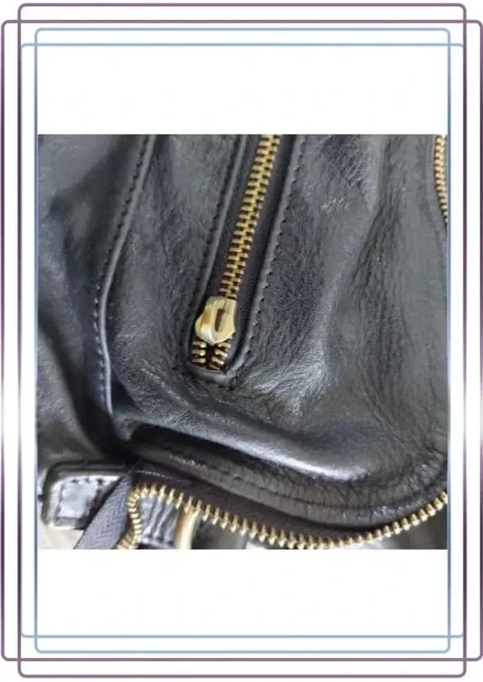 Sac à bandoulière en cuir Sabrina, bon état mais quelques petites traces, 35x40 - photo numéro 6