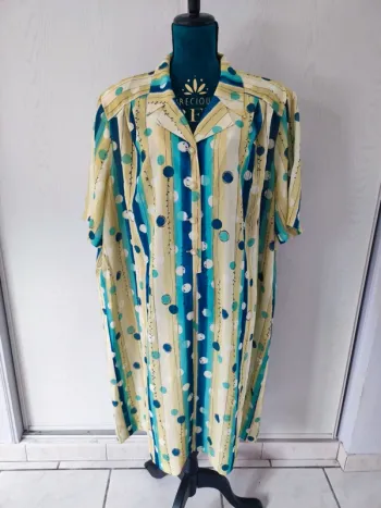Robe avec épaulettes