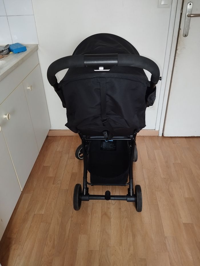 Ensemble poussette, coque Cybex aton5, base et adaptateurs - photo numéro 10