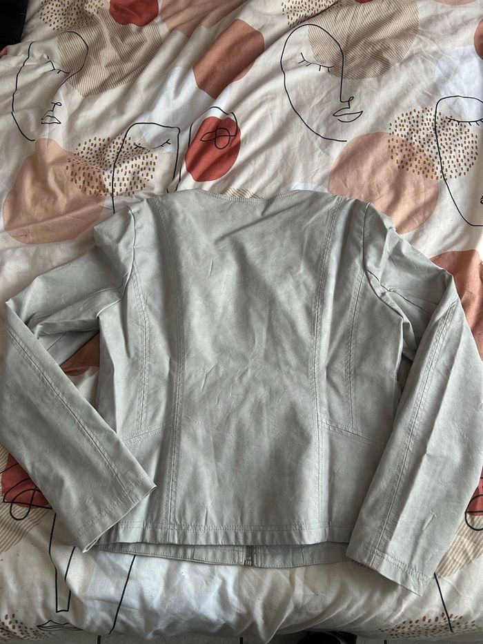 Veste en similicuir grise taille 40 - photo numéro 6