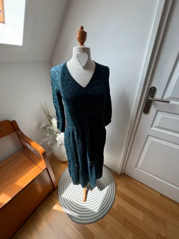 💙 Robe Monoprix mi-longue bleu marine et vert – T36