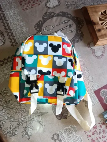 Cartable ou sac à dos Mickey Disney neuf avec étiquette