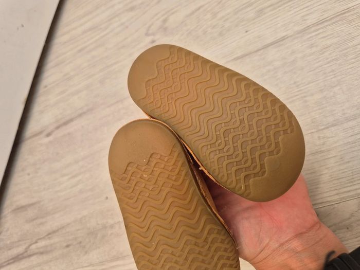 Chaussure chaussons très souple en cuir ideal premier pas - photo numéro 3