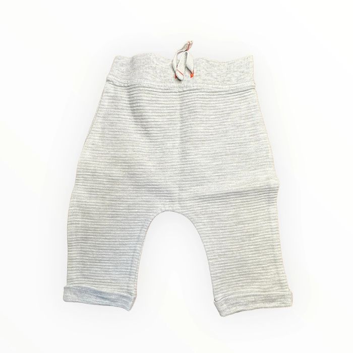 Jogging gris Primark 6 - 9 mois BE (1€)