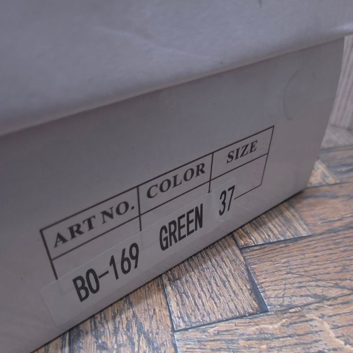 Baskets en toile Kaki et Beige - Style Rétro - Neuves - Taille 37 - photo numéro 9