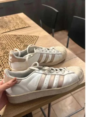 Basket  adidas  superstar  -  taille 40