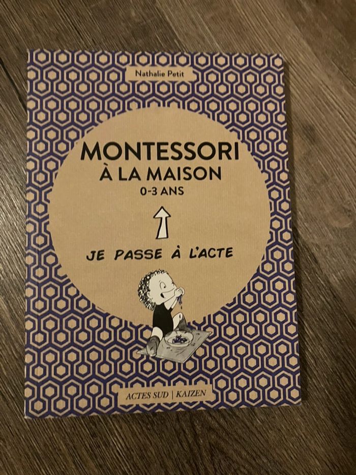 Livre Montessori à la maison 0-3 ans