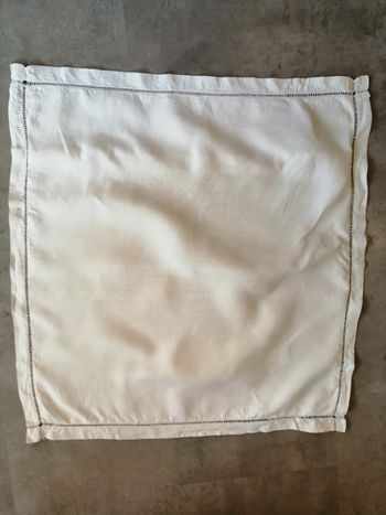 taie d'oreiller carrée blanche 63 cm Vintage avec bordure ajourée