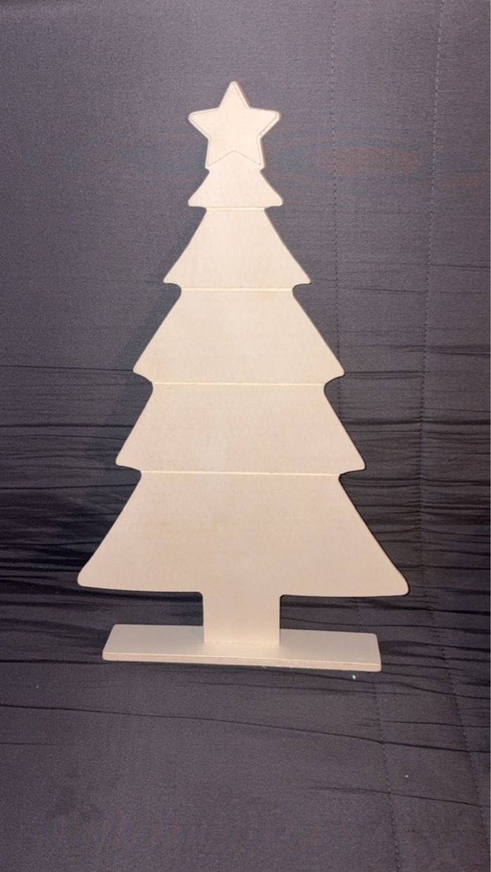Sapin en bois a decorer