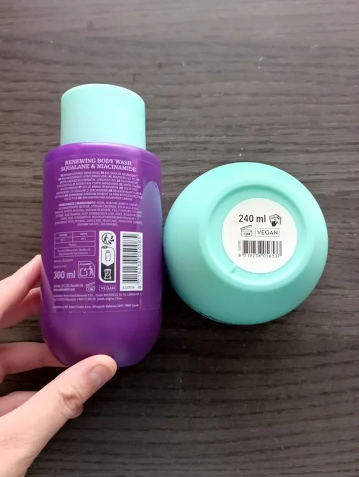 Lot gel douche et crème: lait de coco, rose rose et acide hyaluronique - photo numéro 2
