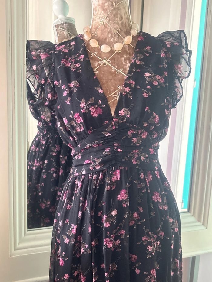 Robe longue décolletée à motifs - photo numéro 11
