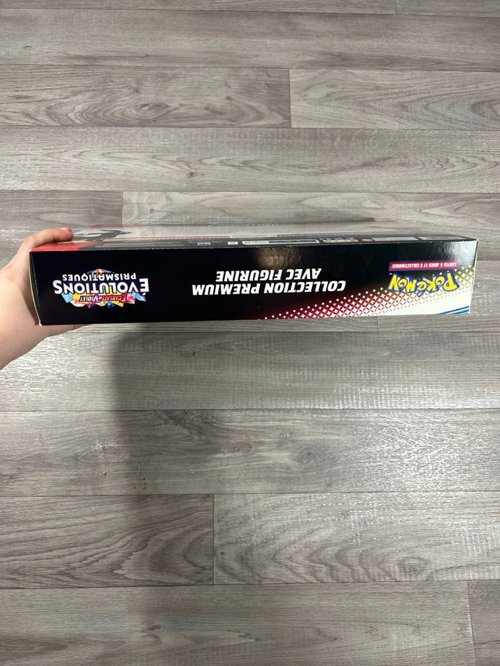 Coffret pokemon premium figurine évolution prismatiques EV8.5 - photo numéro 9