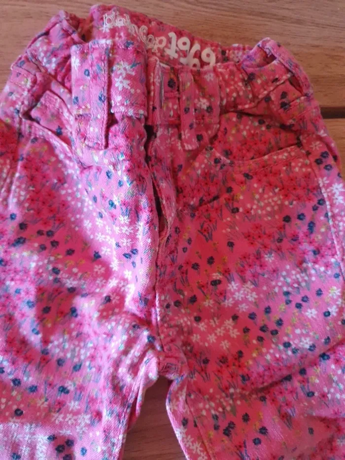 🌸 Jean slim fleuri 🌸 taille 24 mois 2 ans 🌸 - photo numéro 3