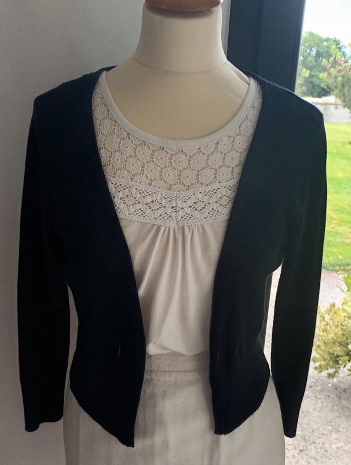 Cardigan court avec lien en satin