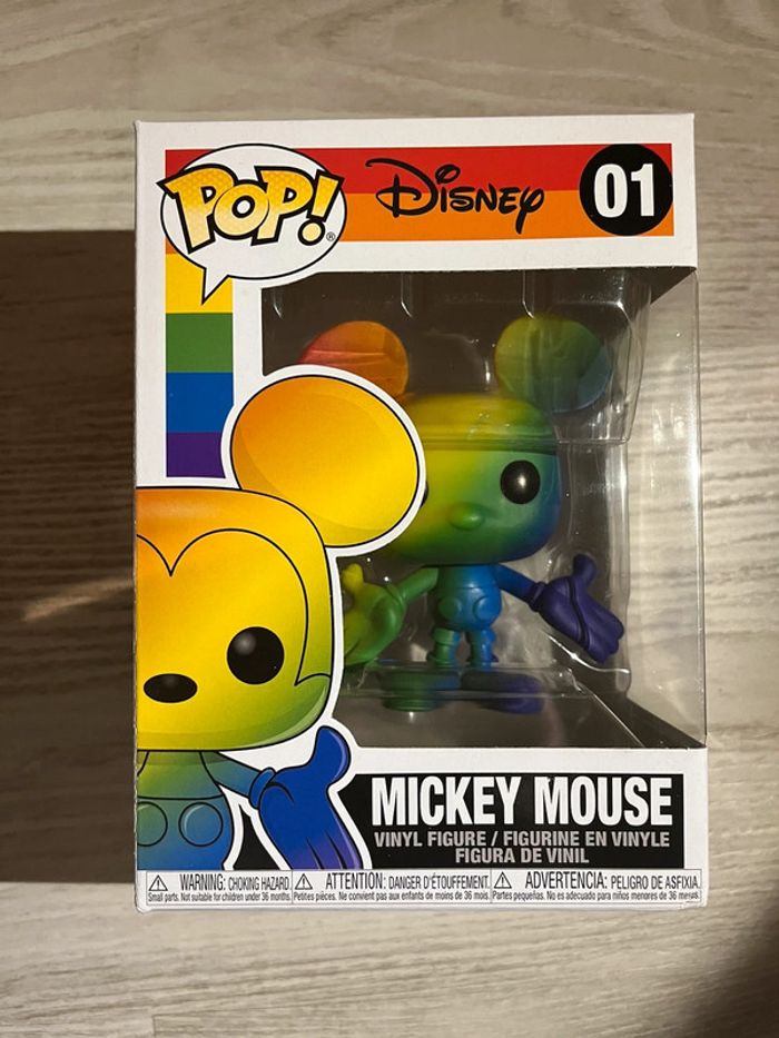 Funko Pop Mickey Mouse rainbow