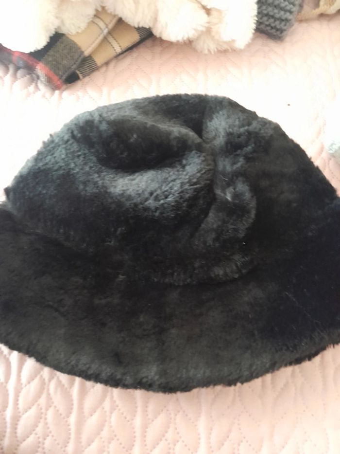 Chapeau noir - photo numéro 2