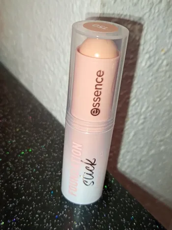 Fond de tient stick teinte 150 Essence neuf