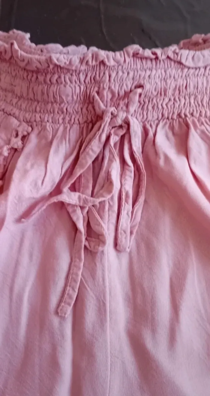 Joli petit short rose pâle léger taille 38 en très bon état - photo numéro 3