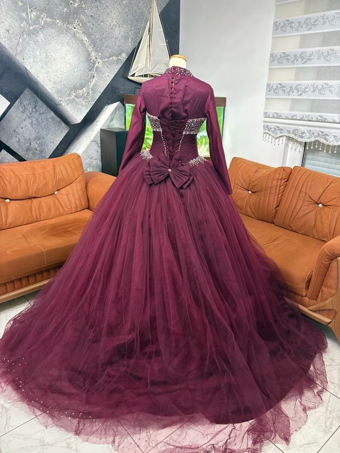 Robe de fiançailles henné aubergine - photo numéro 3