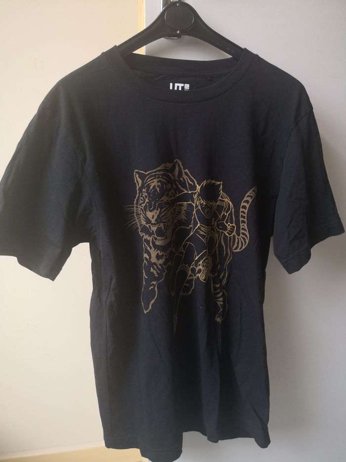 Tee shirt noir imprimé doré