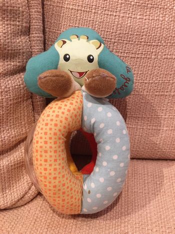 Hochet musical anneau de dentition Sophie la girafe 14 cm coloré
