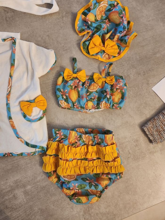 Maillot de bain fille 4 pièce en excellente état 9/ 18 mois - photo numéro 4