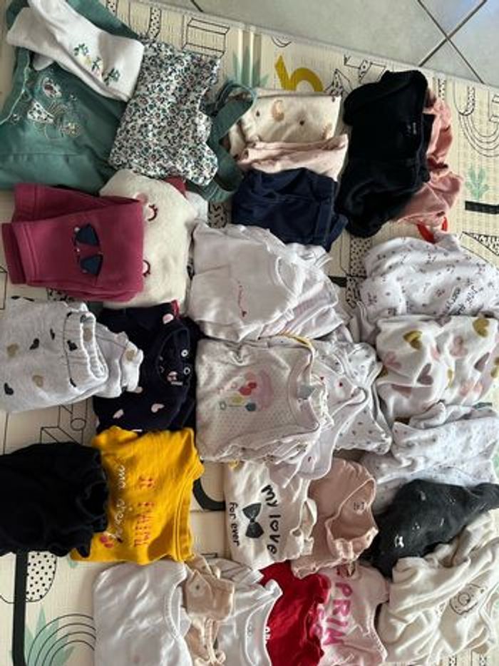 Lot vêtements bébé fille - photo numéro 2