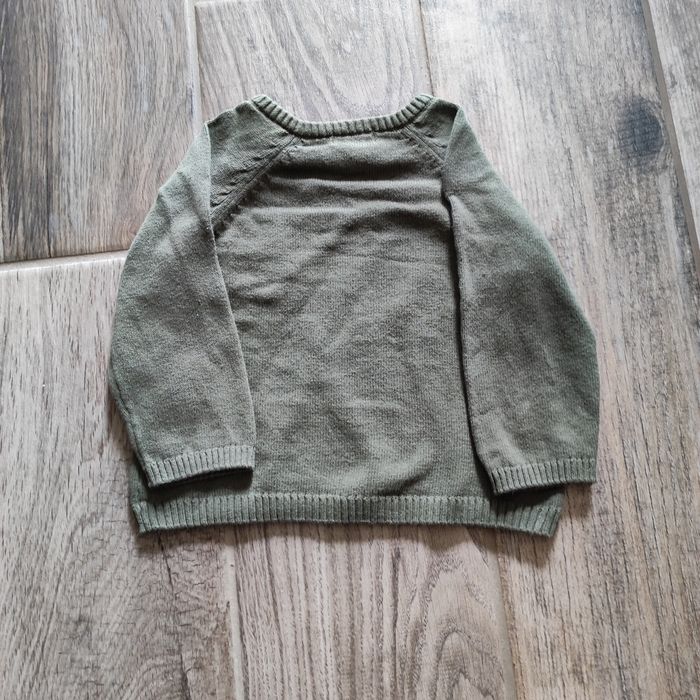Pull léger kaki Kiabi 6 mois - photo numéro 3