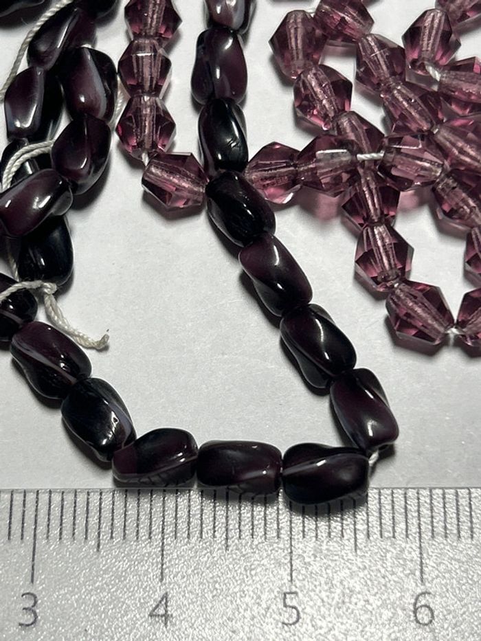 A766, 2 fils de perles anciennes en verre violet/aubergine - photo numéro 6