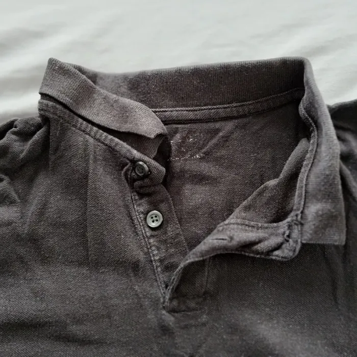 Polo noir - photo numéro 3