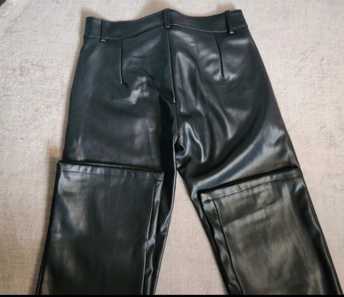 Pantalon droit similicuir neuf Jennifer taille 34 - photo numéro 2