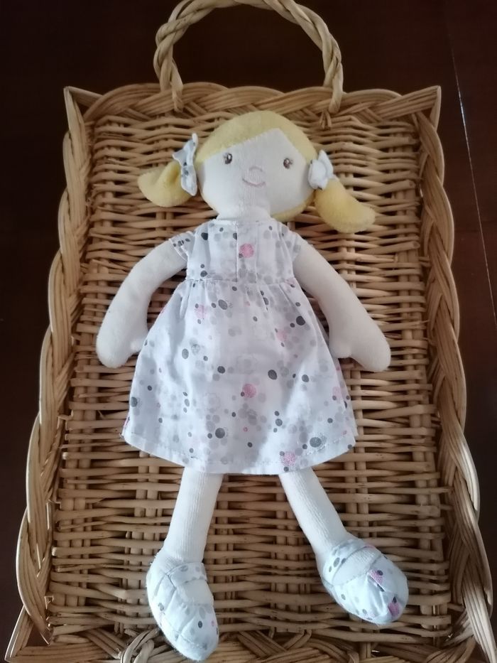 Doudou poupée souple obaibi