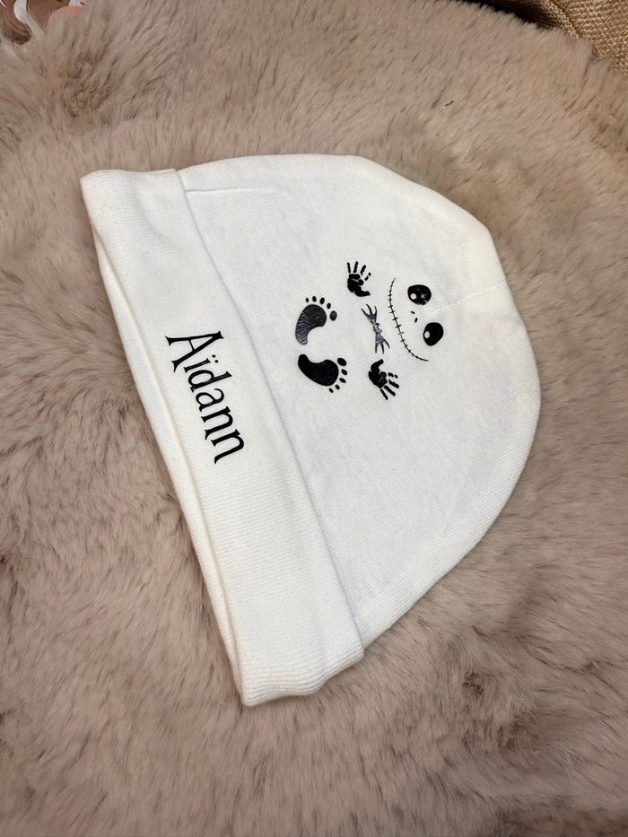 Bonnet de naissance avec prénom et motif