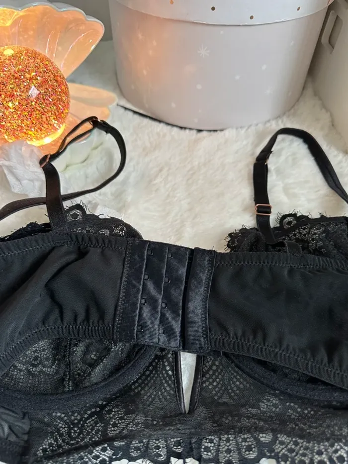 Soutien gorge dentelle / grande bande maintien - photo numéro 2