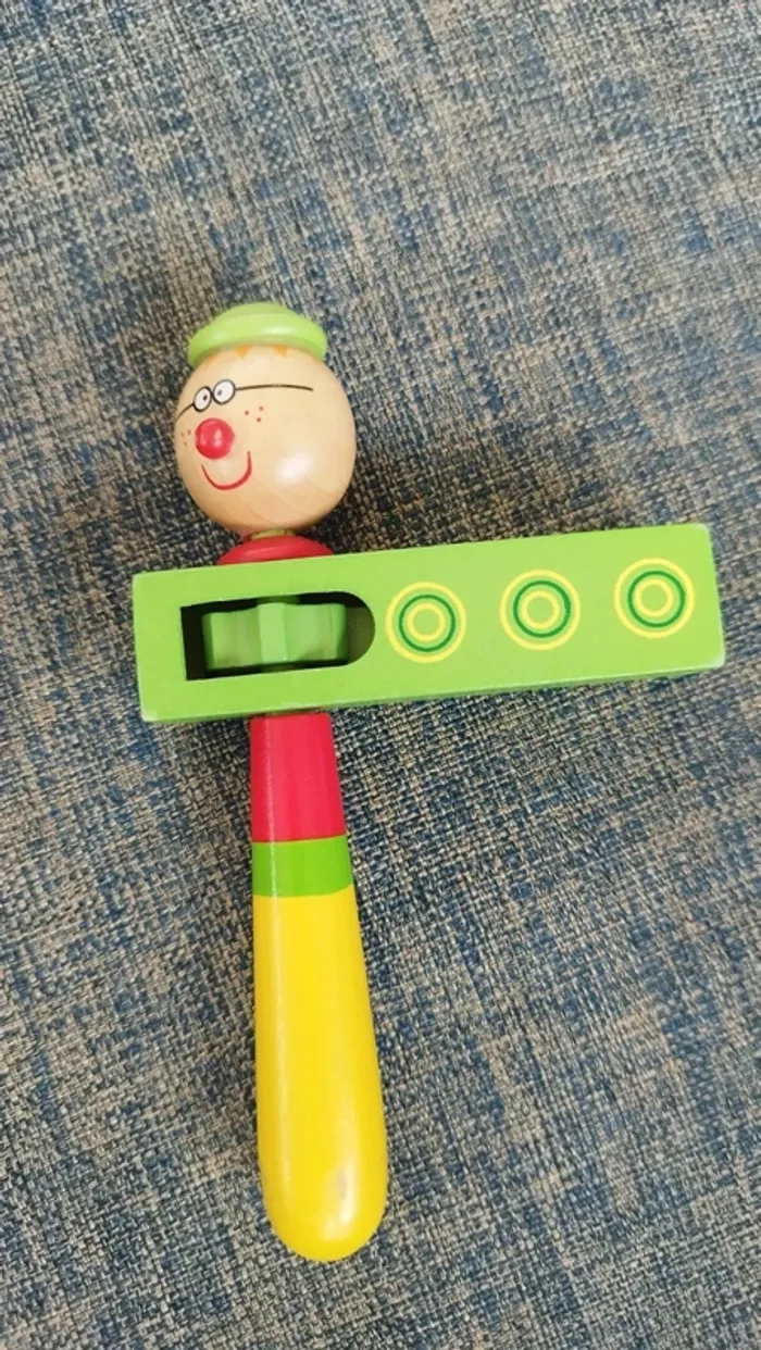 Crécelle en bois